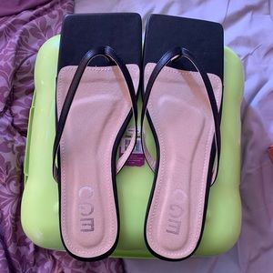 Square toe sandal